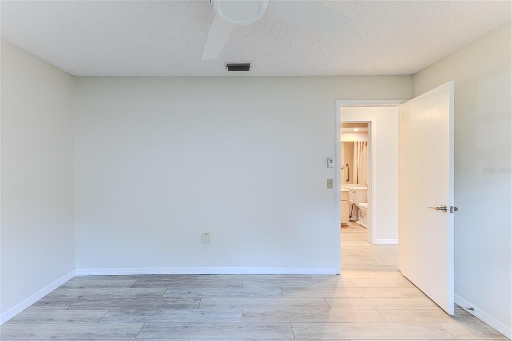 For Sale: $245,000 (2 beds, 2 baths, 1468 Square Feet)