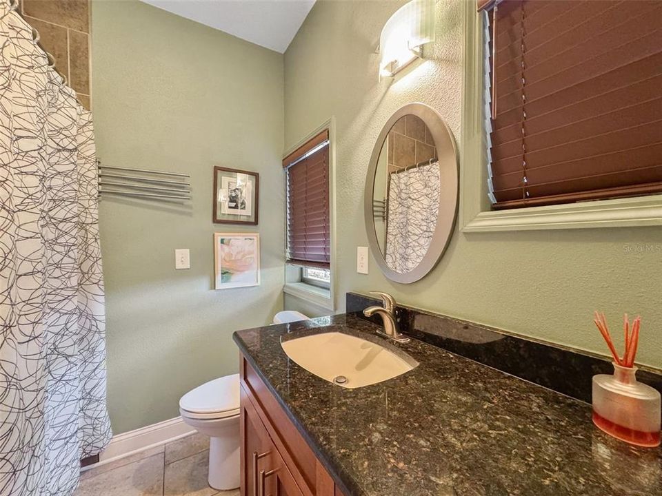 合同活跃: $650,000 (2 贝兹, 2 浴室, 1688 平方英尺)