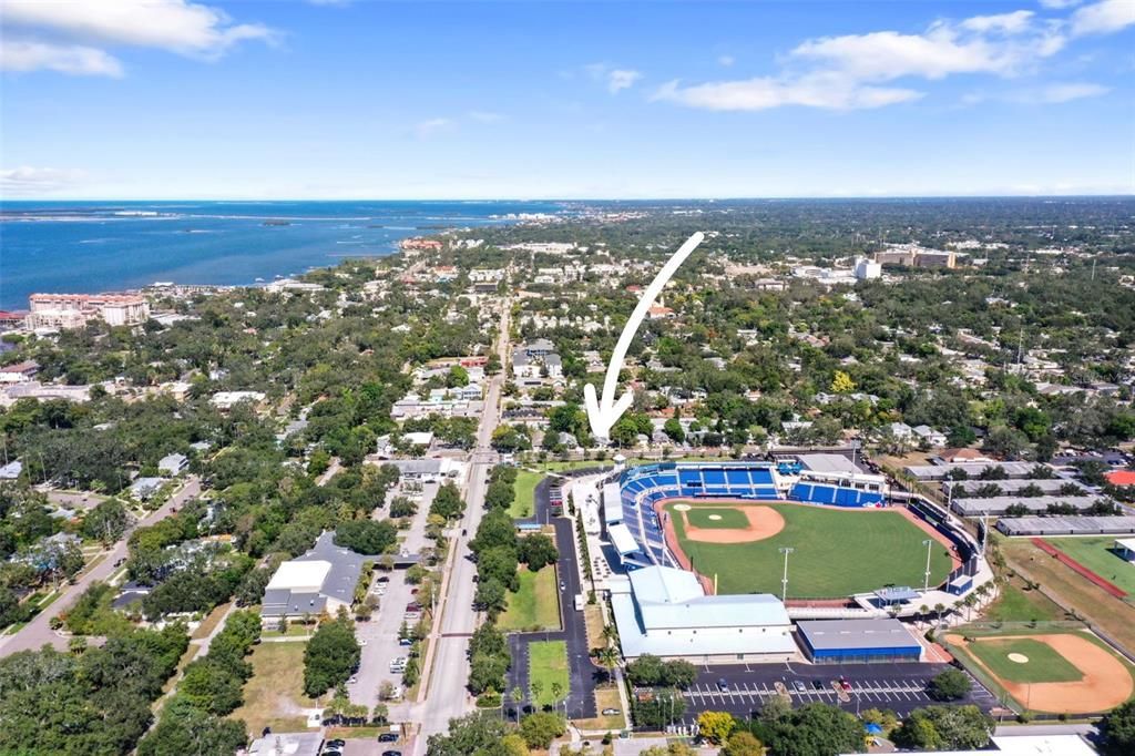 合同活跃: $650,000 (2 贝兹, 2 浴室, 1688 平方英尺)