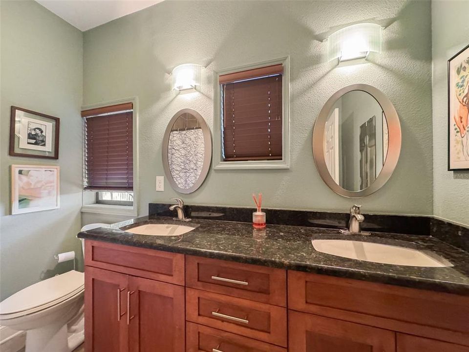 合同活跃: $650,000 (2 贝兹, 2 浴室, 1688 平方英尺)