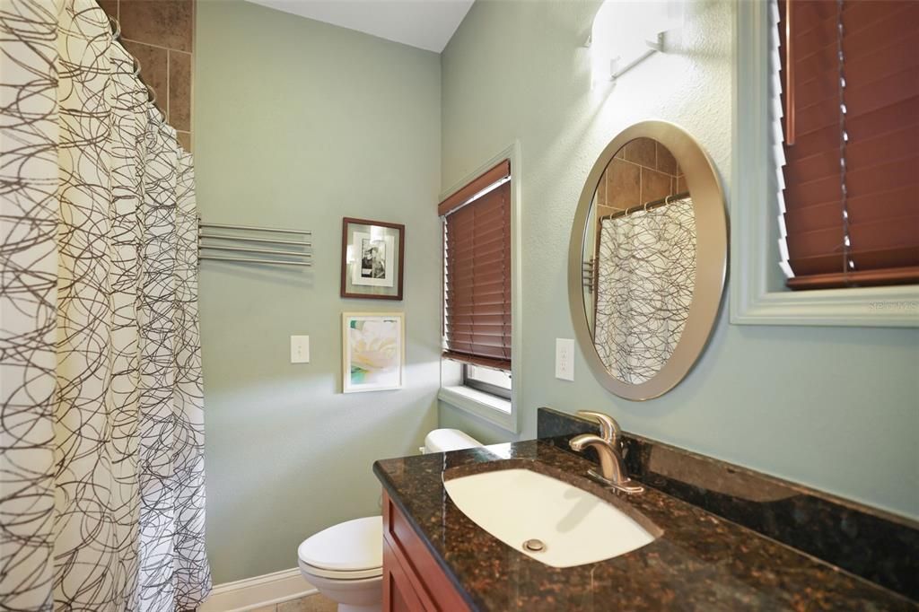 合同活跃: $650,000 (2 贝兹, 2 浴室, 1688 平方英尺)