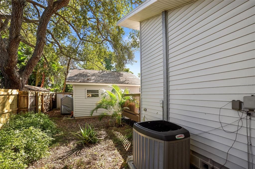 合同活跃: $650,000 (2 贝兹, 2 浴室, 1688 平方英尺)