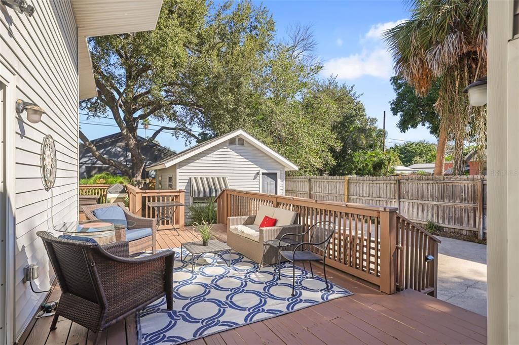 合同活跃: $650,000 (2 贝兹, 2 浴室, 1688 平方英尺)