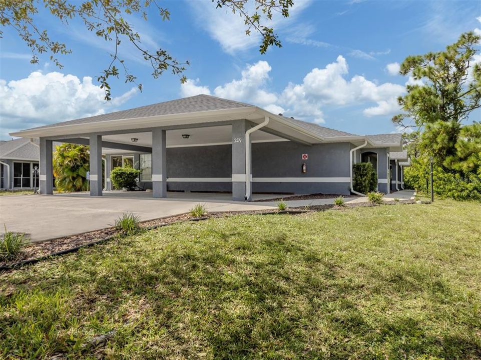 На продажу: $149,999 (2 спален, 2 ванн, 1087 Квадратных фут)