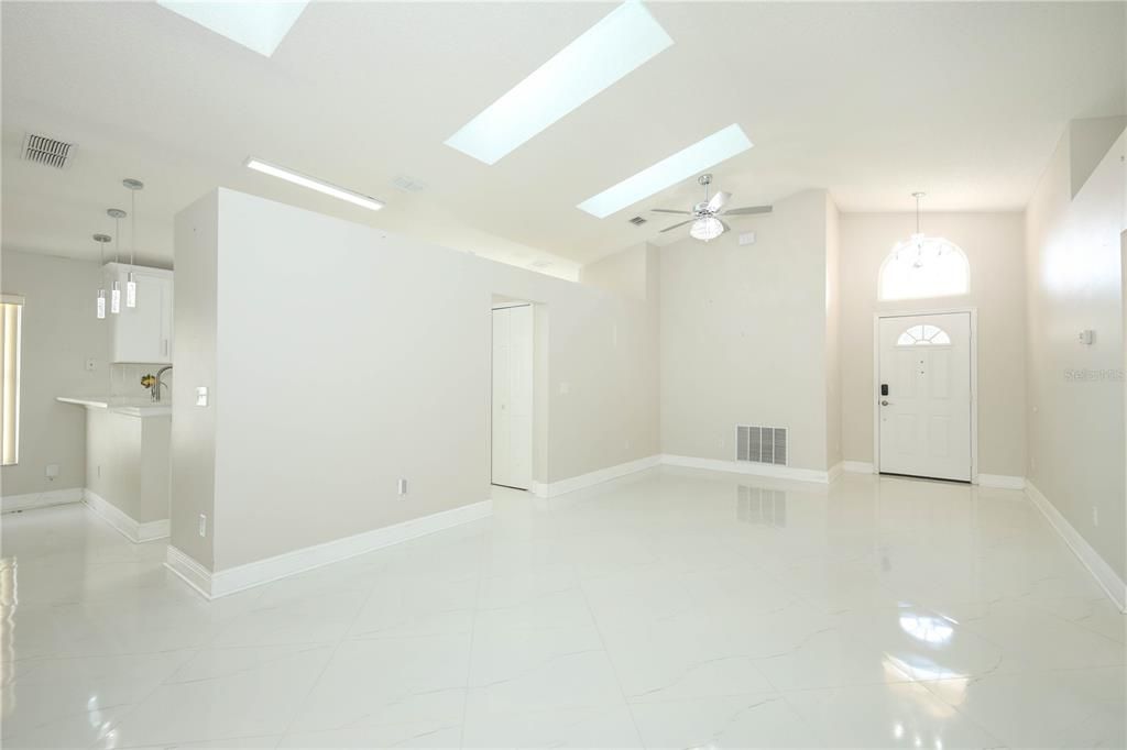 Active With Contract: $415,000 (3 beds, 2 baths, 1522 Square Feet)