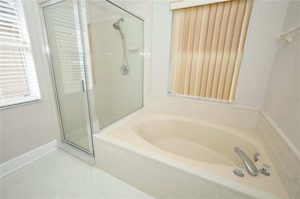 Active With Contract: $415,000 (3 beds, 2 baths, 1522 Square Feet)