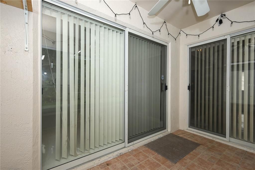 Active With Contract: $415,000 (3 beds, 2 baths, 1522 Square Feet)