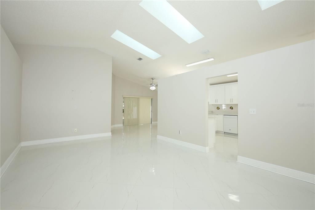 Active With Contract: $415,000 (3 beds, 2 baths, 1522 Square Feet)