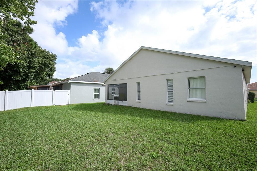 Active With Contract: $415,000 (3 beds, 2 baths, 1522 Square Feet)