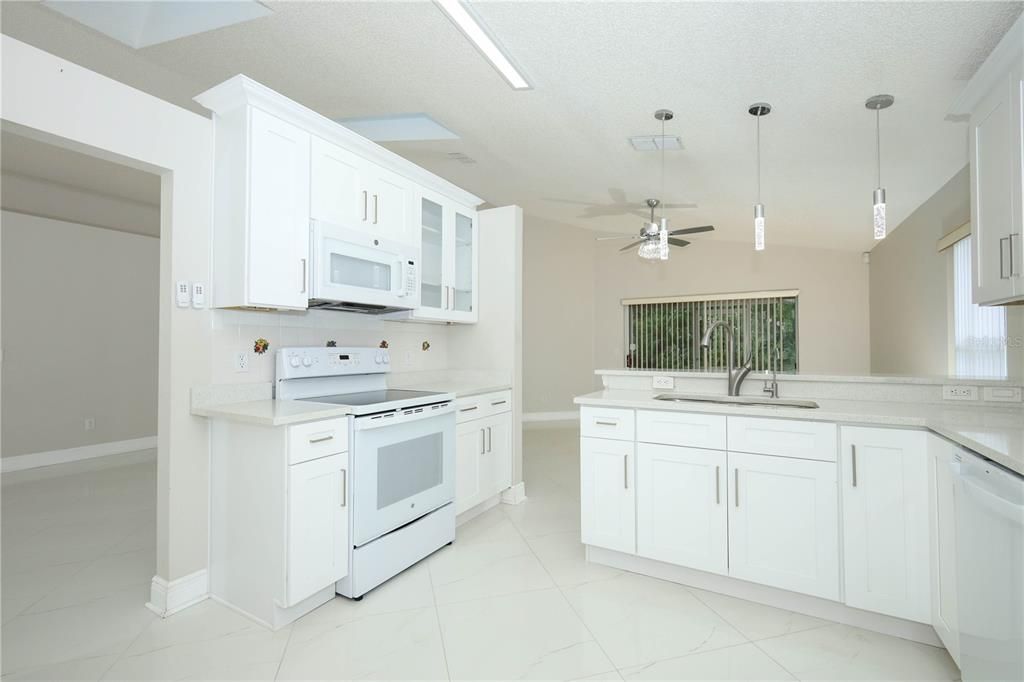 Active With Contract: $415,000 (3 beds, 2 baths, 1522 Square Feet)