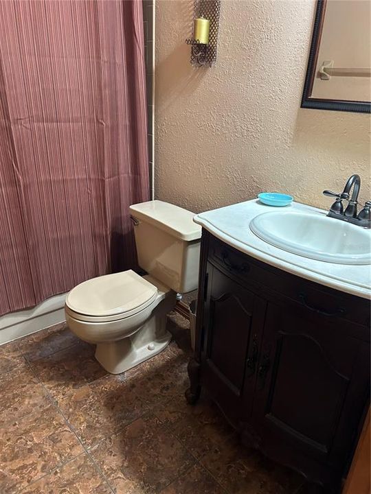 На продажу: $239,000 (2 спален, 2 ванн, 1386 Квадратных фут)