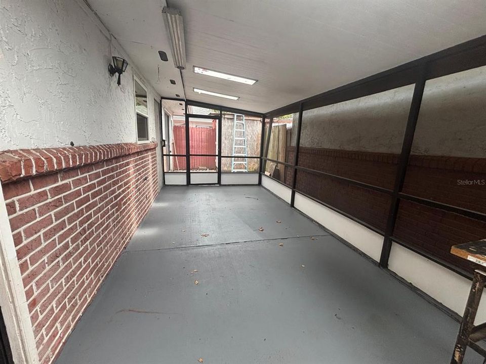 Active With Contract: $234,000 (3 beds, 2 baths, 1032 Square Feet)