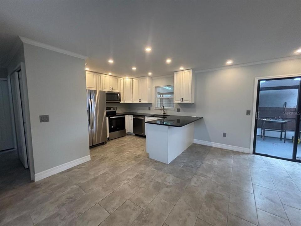 Active With Contract: $234,000 (3 beds, 2 baths, 1032 Square Feet)