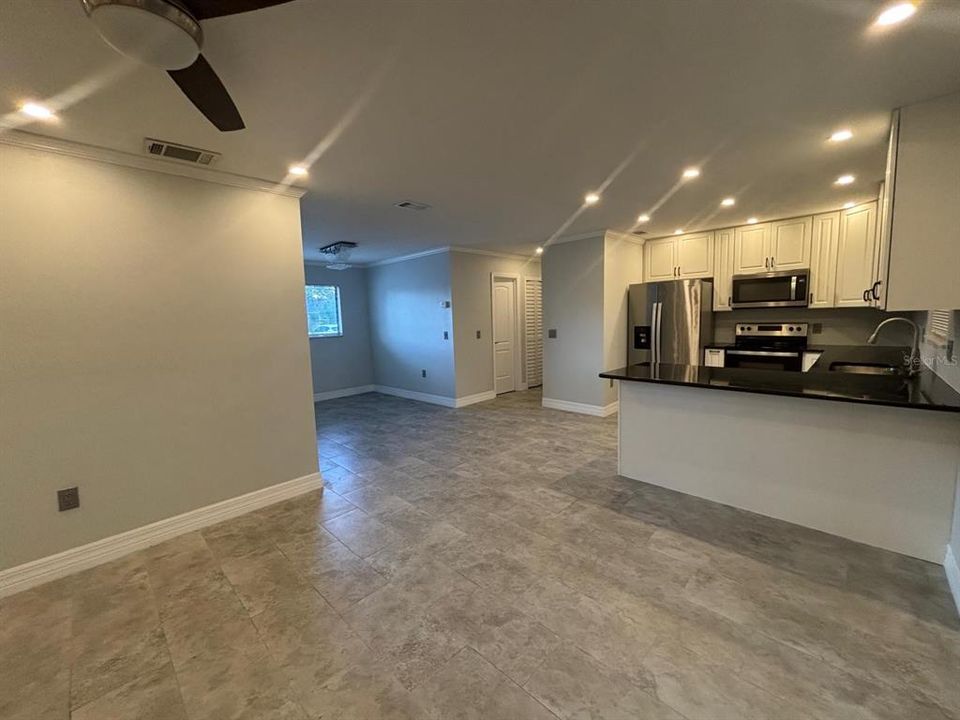 Active With Contract: $234,000 (3 beds, 2 baths, 1032 Square Feet)