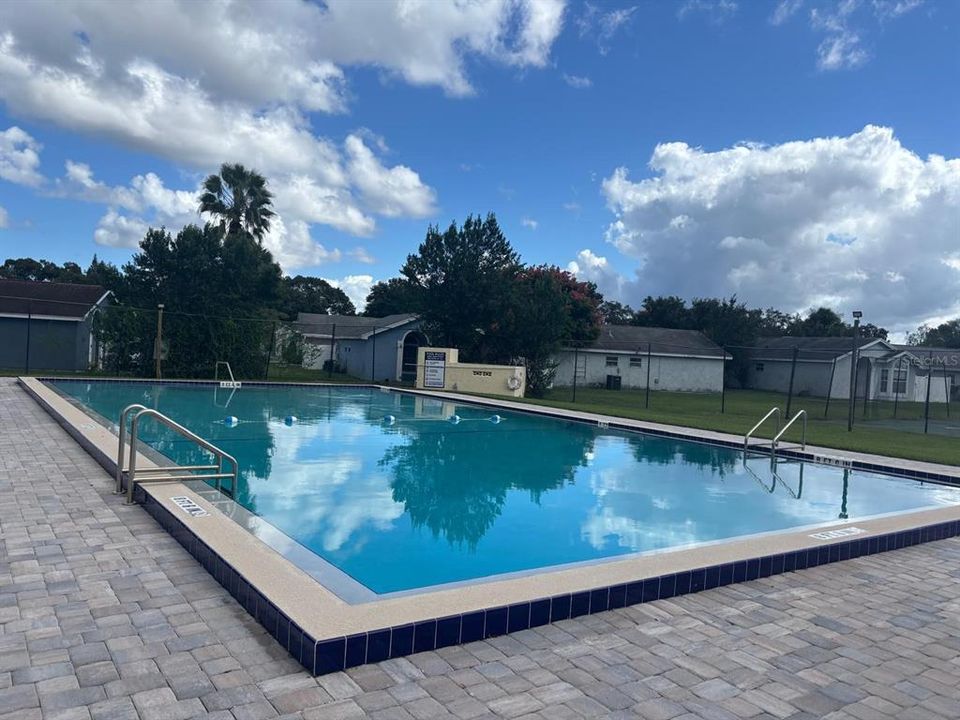 Active With Contract: $234,000 (3 beds, 2 baths, 1032 Square Feet)