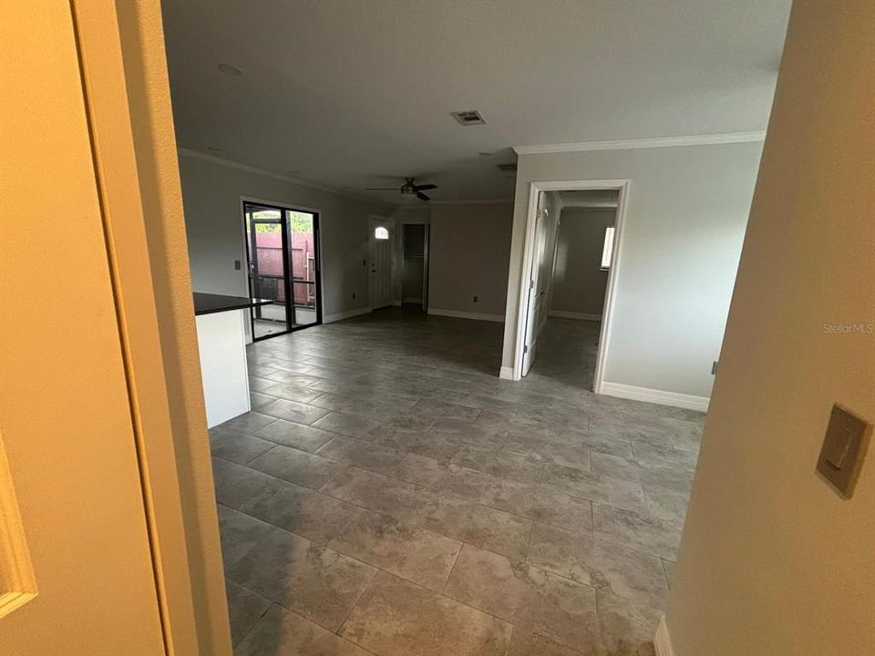 Active With Contract: $234,000 (3 beds, 2 baths, 1032 Square Feet)