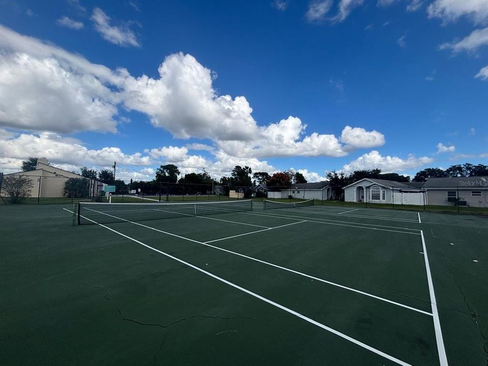 Active With Contract: $234,000 (3 beds, 2 baths, 1032 Square Feet)