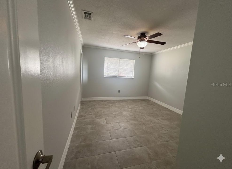 Active With Contract: $234,000 (3 beds, 2 baths, 1032 Square Feet)