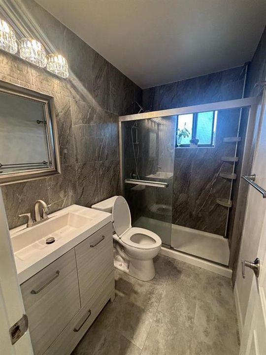 Active With Contract: $234,000 (3 beds, 2 baths, 1032 Square Feet)