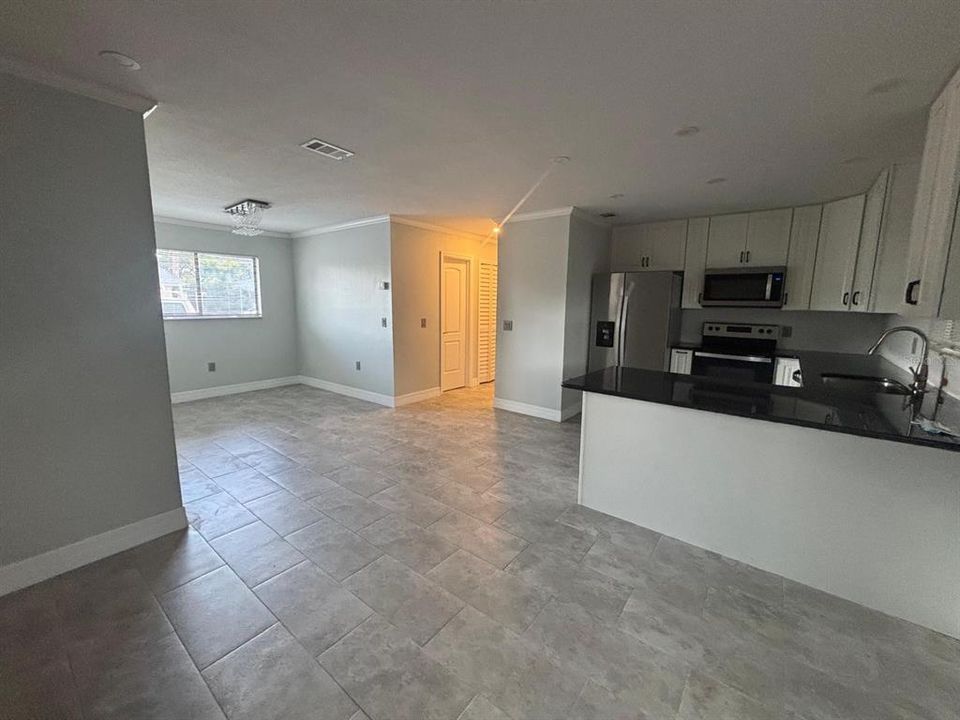 Active With Contract: $234,000 (3 beds, 2 baths, 1032 Square Feet)