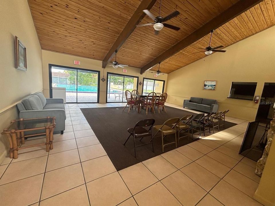 Active With Contract: $234,000 (3 beds, 2 baths, 1032 Square Feet)