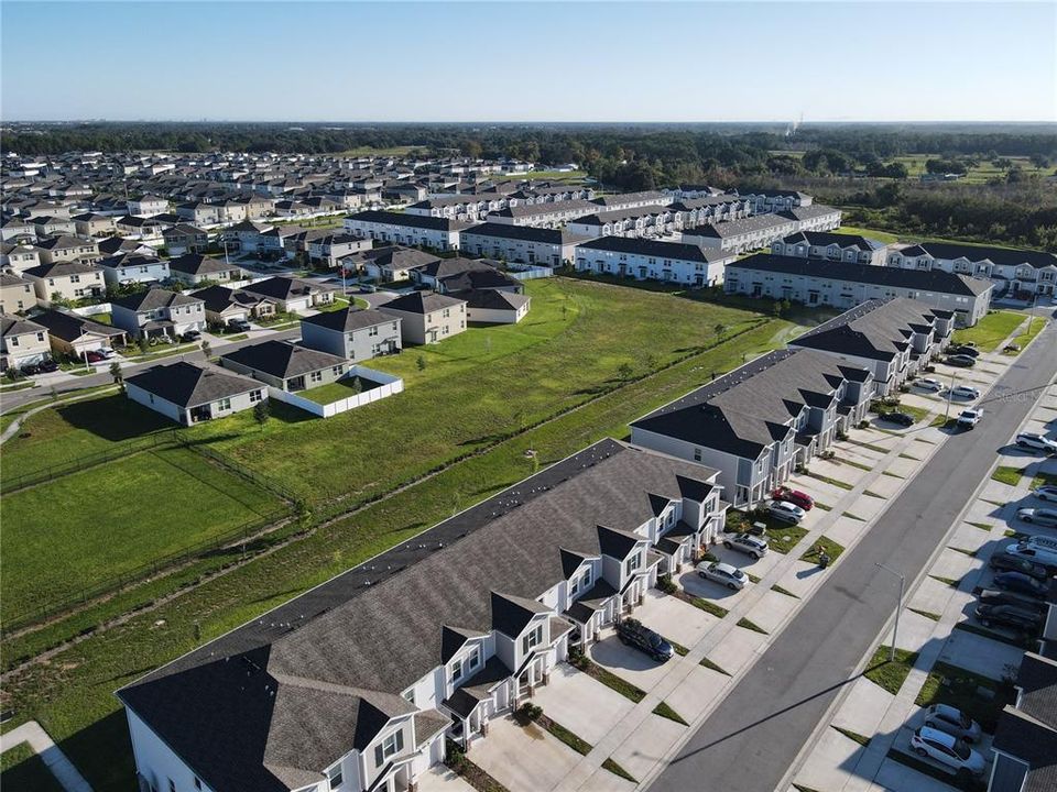 На продажу: $310,000 (3 спален, 2 ванн, 1689 Квадратных фут)