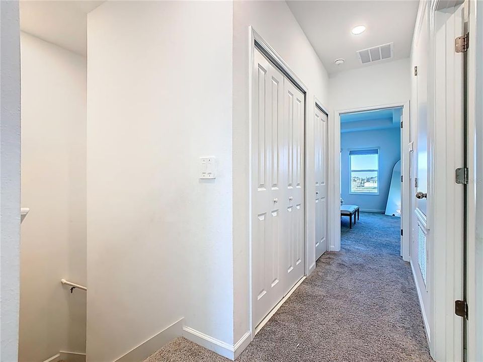 На продажу: $310,000 (3 спален, 2 ванн, 1689 Квадратных фут)