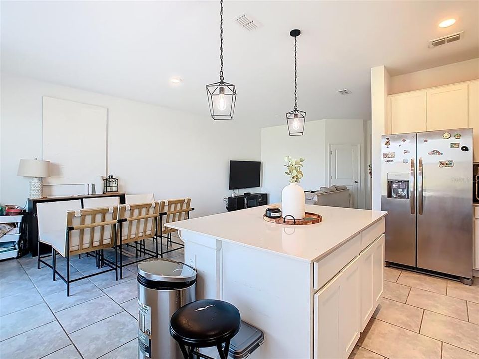 На продажу: $310,000 (3 спален, 2 ванн, 1689 Квадратных фут)