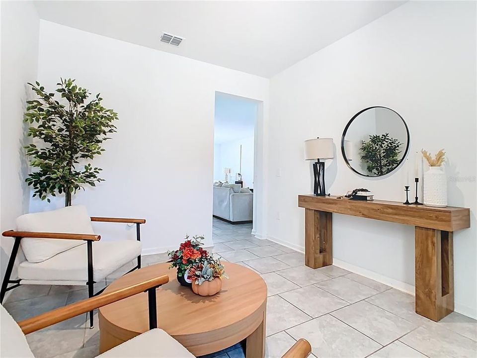 На продажу: $310,000 (3 спален, 2 ванн, 1689 Квадратных фут)