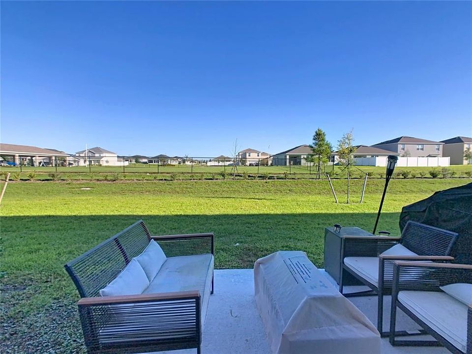 На продажу: $310,000 (3 спален, 2 ванн, 1689 Квадратных фут)