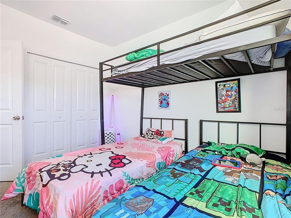 На продажу: $310,000 (3 спален, 2 ванн, 1689 Квадратных фут)