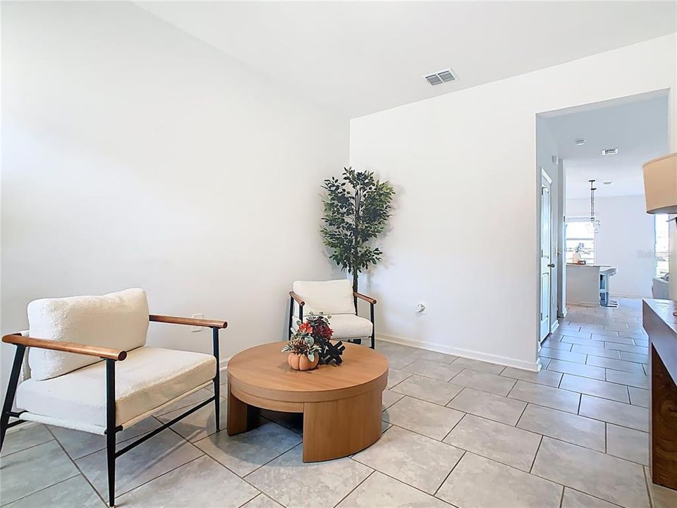 На продажу: $310,000 (3 спален, 2 ванн, 1689 Квадратных фут)