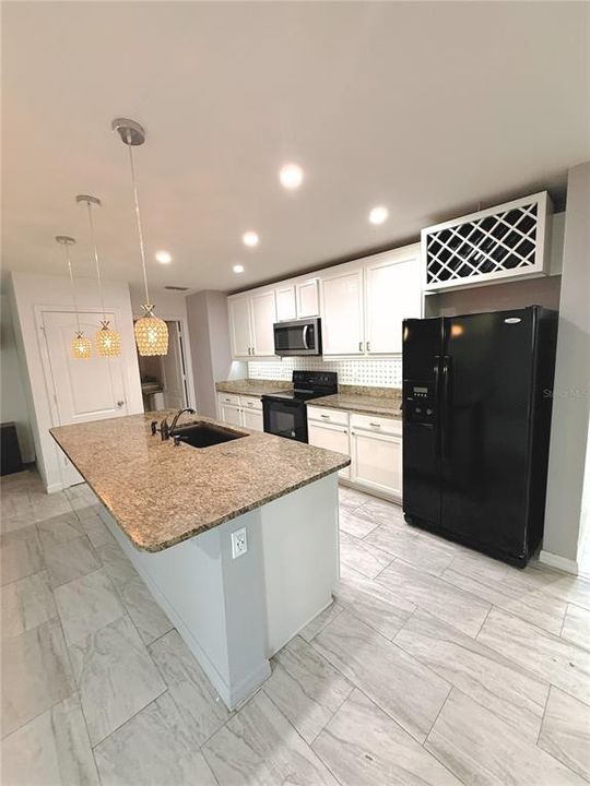 For Sale: $349,990 (4 beds, 2 baths, 1656 Square Feet)