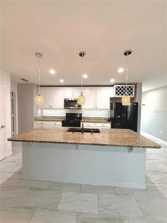 For Sale: $349,990 (4 beds, 2 baths, 1656 Square Feet)