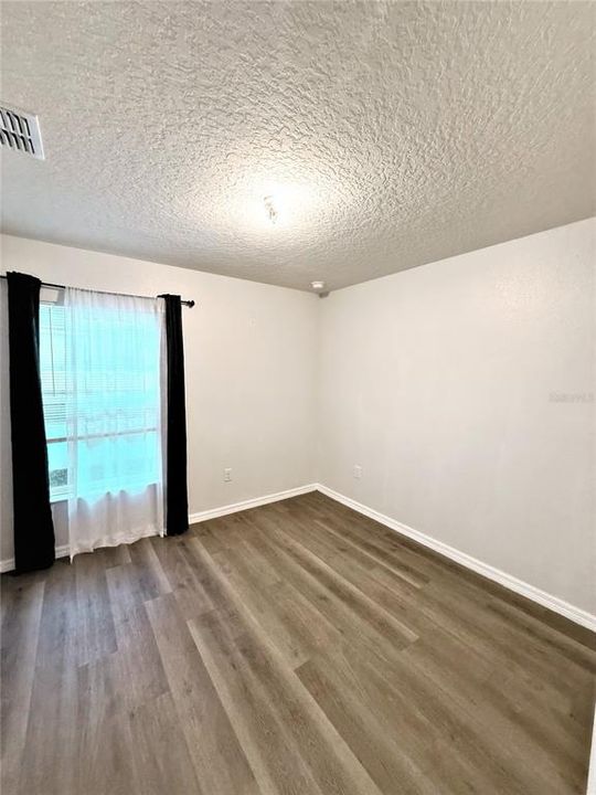 For Sale: $349,990 (4 beds, 2 baths, 1656 Square Feet)