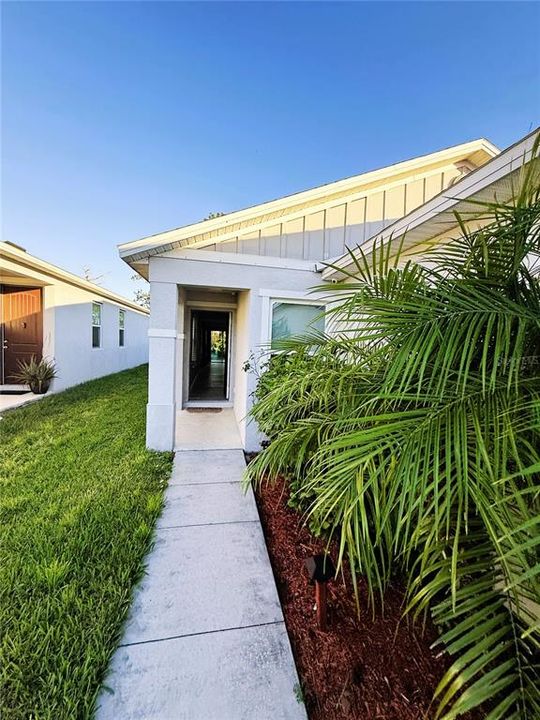 For Sale: $349,990 (4 beds, 2 baths, 1656 Square Feet)