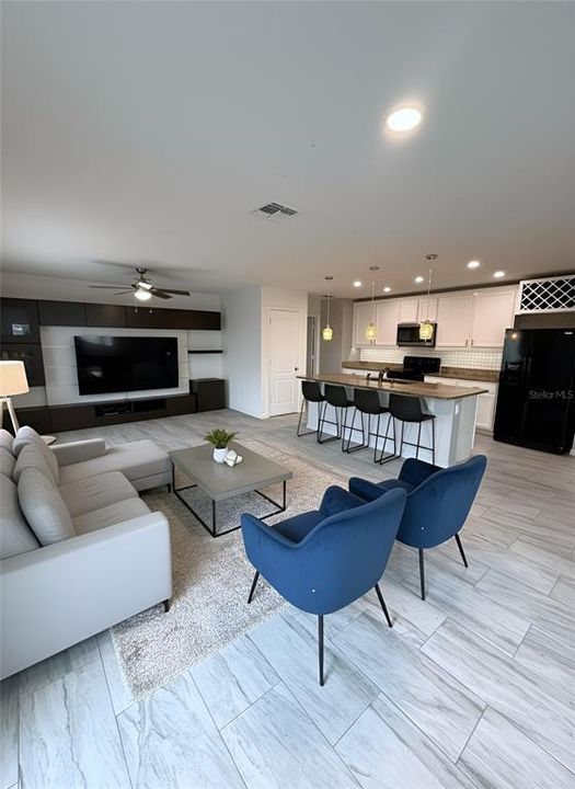 For Sale: $349,990 (4 beds, 2 baths, 1656 Square Feet)