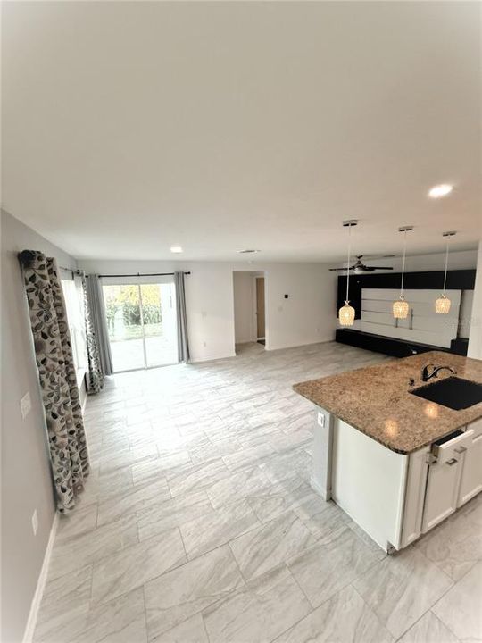 For Sale: $349,990 (4 beds, 2 baths, 1656 Square Feet)