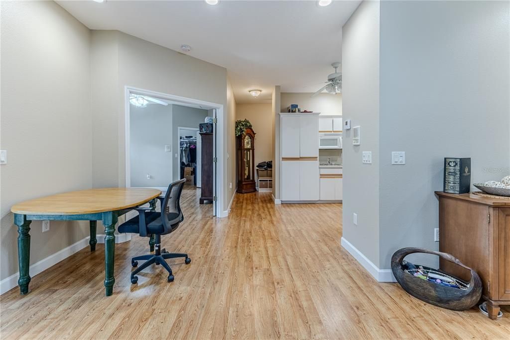 En Venta: $999,000 (4 camas, 3 baños, 3541 Pies cuadrados)