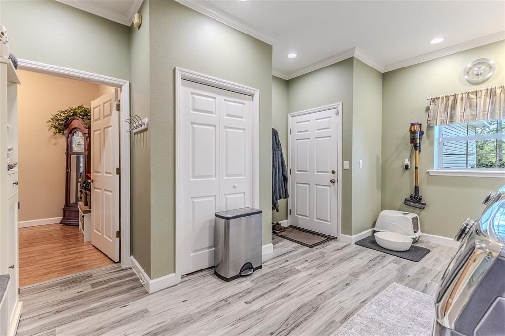 En Venta: $999,000 (4 camas, 3 baños, 3541 Pies cuadrados)