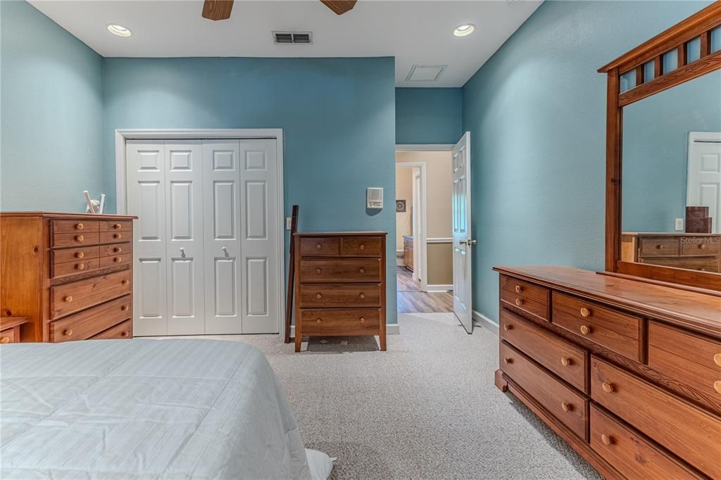 En Venta: $999,000 (4 camas, 3 baños, 3541 Pies cuadrados)