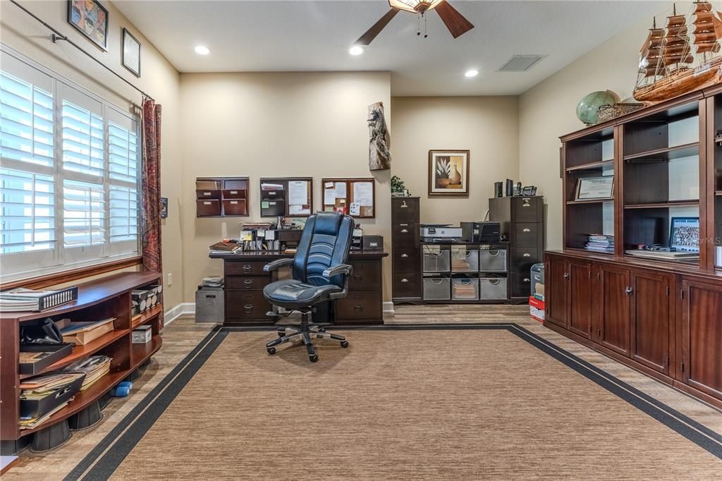 En Venta: $999,000 (4 camas, 3 baños, 3541 Pies cuadrados)