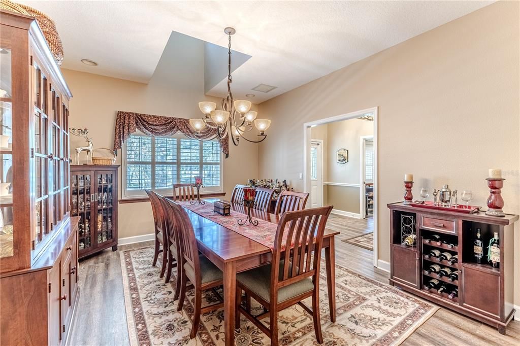 En Venta: $999,000 (4 camas, 3 baños, 3541 Pies cuadrados)