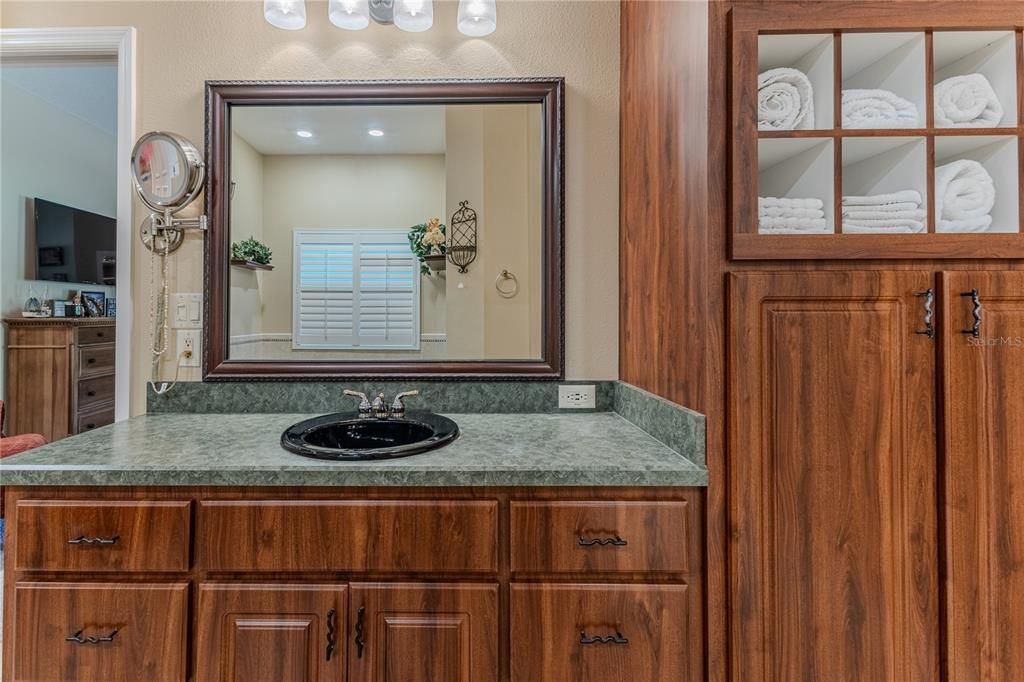 En Venta: $999,000 (4 camas, 3 baños, 3541 Pies cuadrados)