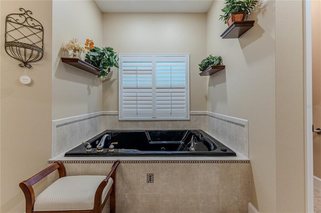 En Venta: $999,000 (4 camas, 3 baños, 3541 Pies cuadrados)