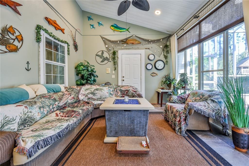 En Venta: $999,000 (4 camas, 3 baños, 3541 Pies cuadrados)