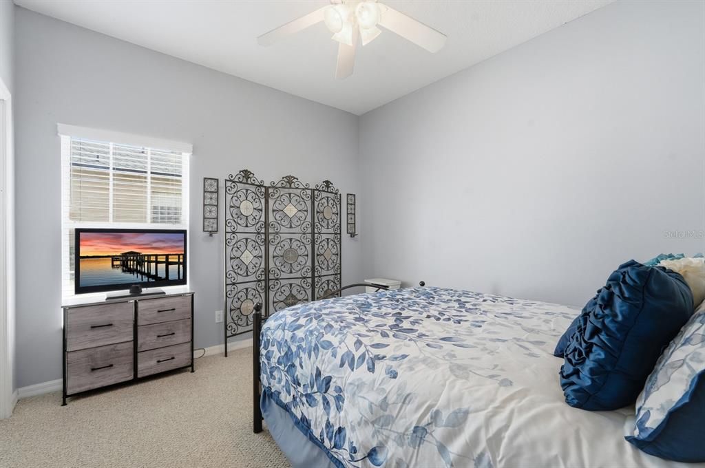 Activo con contrato: $409,000 (3 camas, 3 baños, 2669 Pies cuadrados)