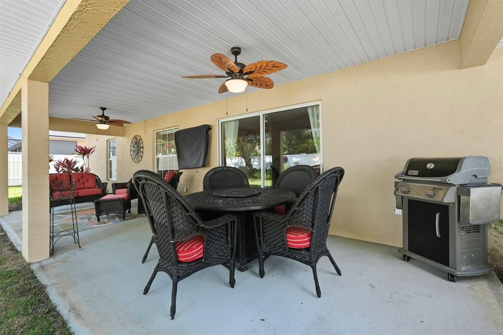 Activo con contrato: $409,000 (3 camas, 3 baños, 2669 Pies cuadrados)