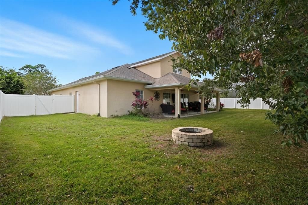 Activo con contrato: $409,000 (3 camas, 3 baños, 2669 Pies cuadrados)