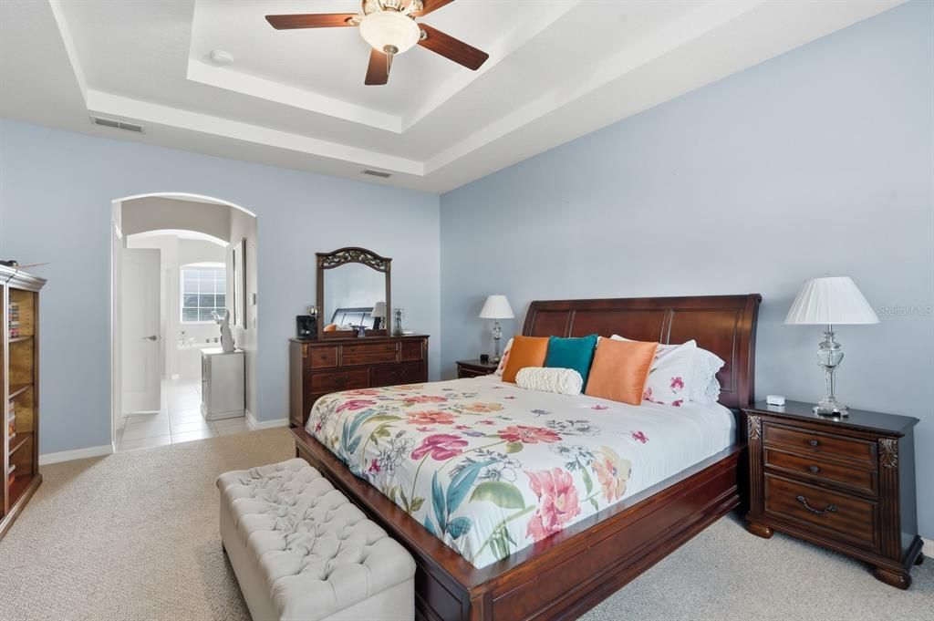 Activo con contrato: $409,000 (3 camas, 3 baños, 2669 Pies cuadrados)